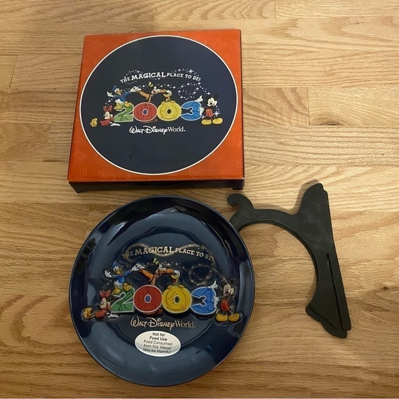 Walt Disney World 2003 Collector’s Plate NEW The Magical Place to Be Mickey - Picture 2 of 4
